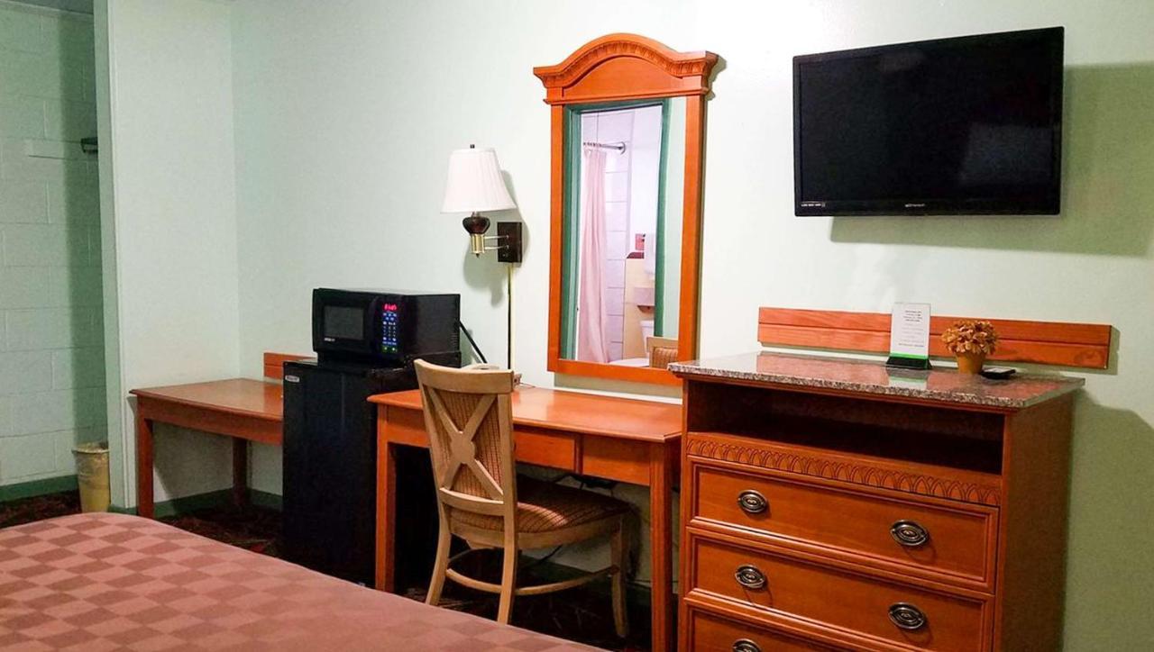 American Inn & Suites Childress Buitenkant foto
