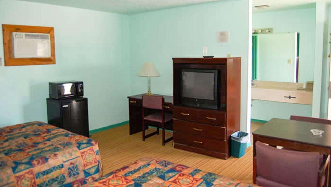 American Inn & Suites Childress Buitenkant foto