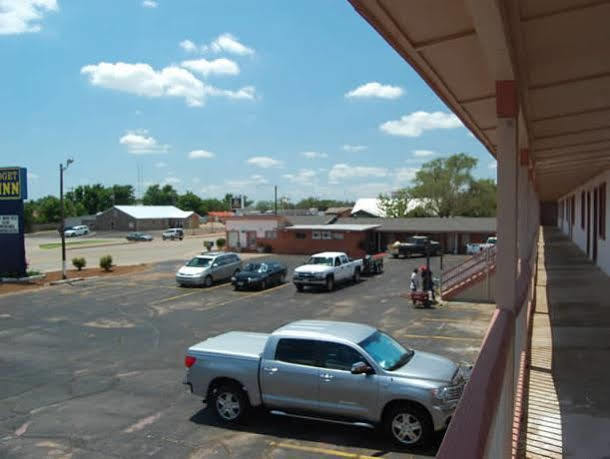 American Inn & Suites Childress Buitenkant foto