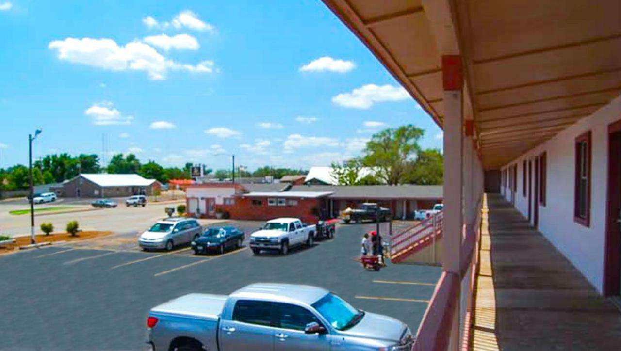 American Inn & Suites Childress Buitenkant foto